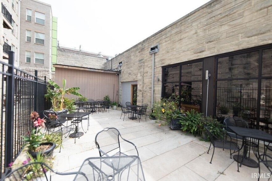 More Photos Of 409 S Walnut St, Bloomington Restaurant For Sale