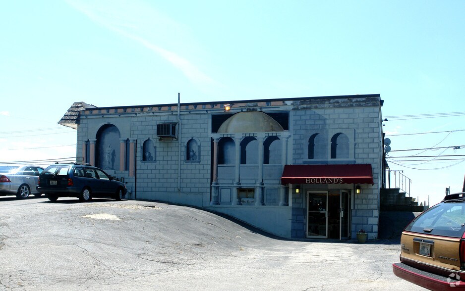 More Photos Of 650 Greenwich Ave, Warwick Freestanding For Sale