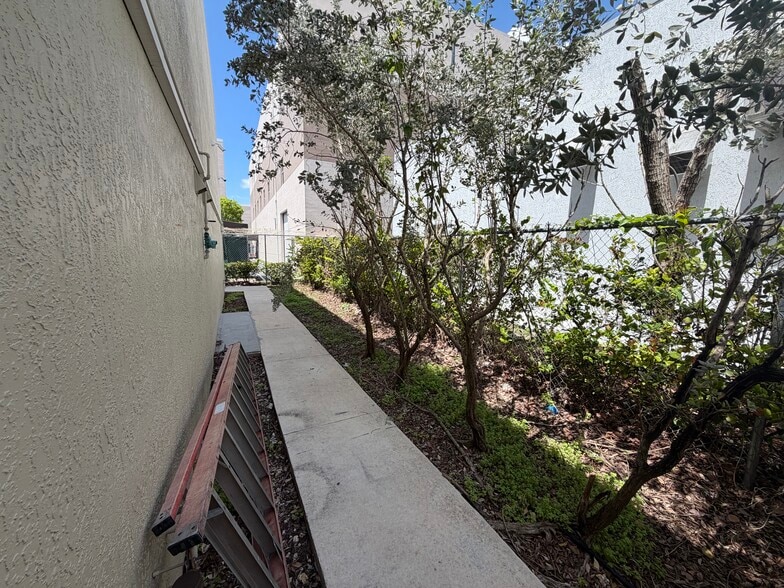 More Photos Of 14911 SW 137th St, Miami Warehouse For Sale