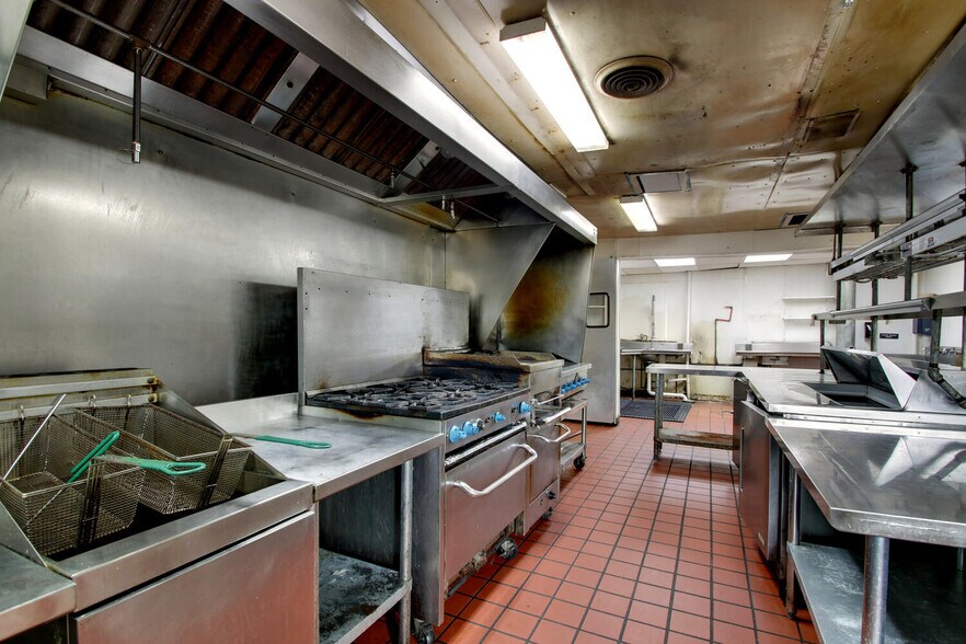 More Photos Of 4403 Broadway St, Quincy Office For Lease