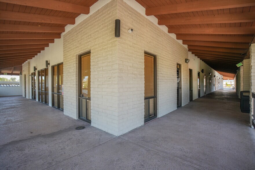 More Photos Of 2825 E Tahquitz Canyon Way, Palm Springs Medical For Sale