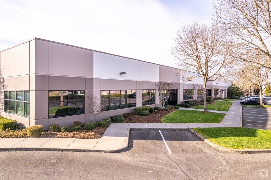 More Photos Of 20160-20198 SW 112th Ave, Tualatin Warehouse For Lease
