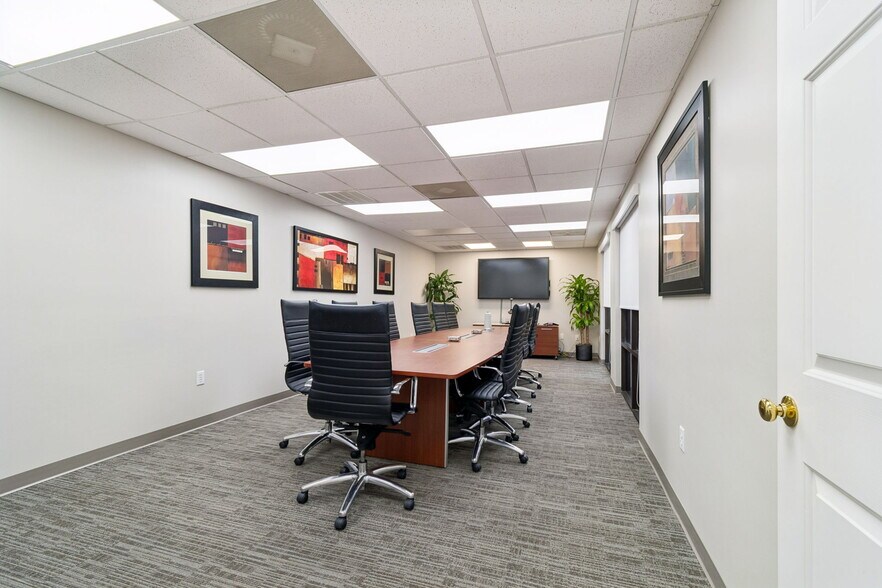 More Photos Of 611 Druid Rd E, Clearwater Medical For Sale