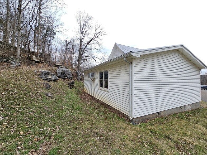 More Photos Of 1124 Leach rd, Cumberland Furnace Specialty For Sale