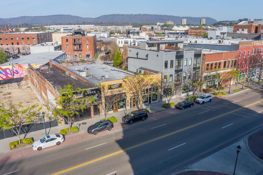 More Photos Of 1437 Market St, Chattanooga Storefront For Lease