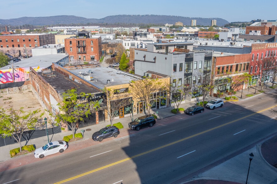 More Photos Of 1437 Market St, Chattanooga Storefront For Lease