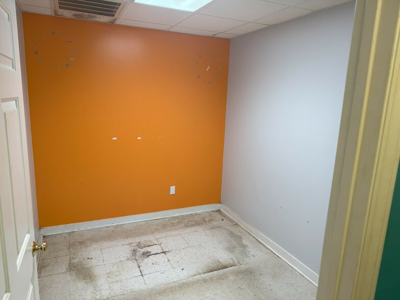 More Photos Of 1709 US-258, Tarboro Warehouse For Lease