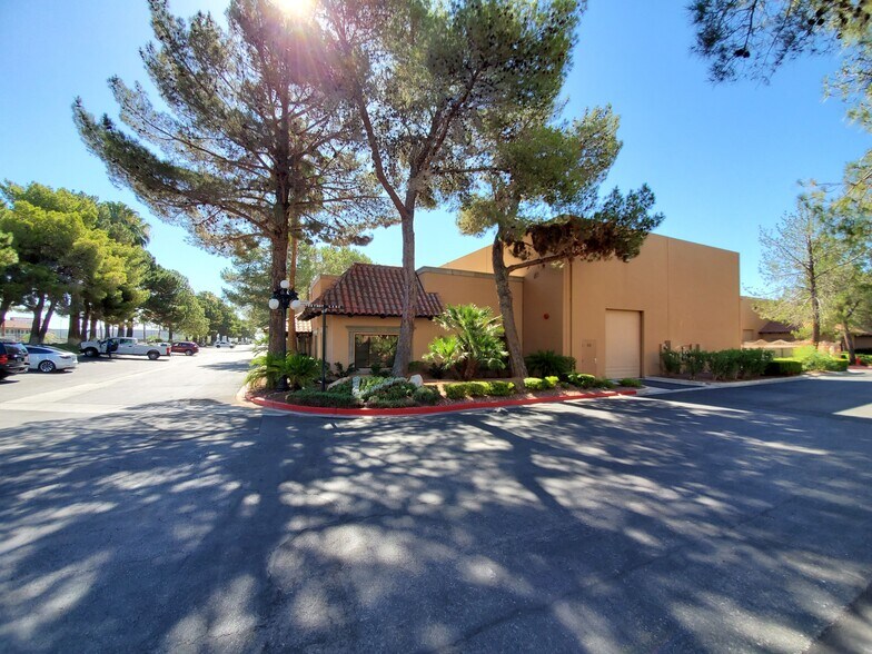 More Photos Of 145 E Reno Ave, Las Vegas Airplane Hangar For Sale