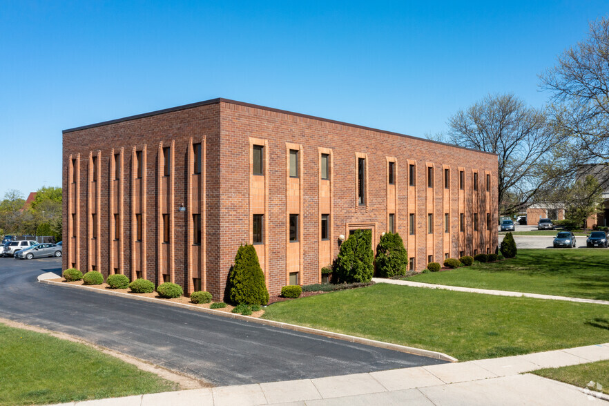 Primary Photo Of 2363 S 102nd St, West Allis Loft Creative Space For Sale