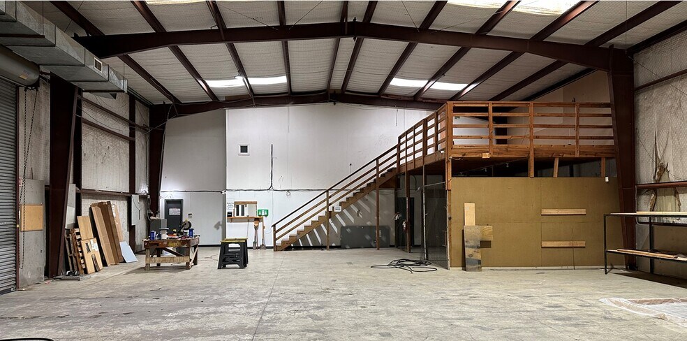 More Photos Of 642 US Highway 80 E, Sunnyvale Flex For Lease