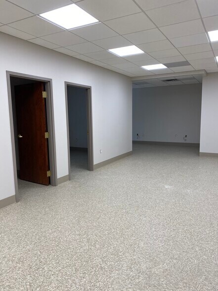 More Photos Of 2212 Noblestown Rd, Pittsburgh Storefront Retail Office For Lease