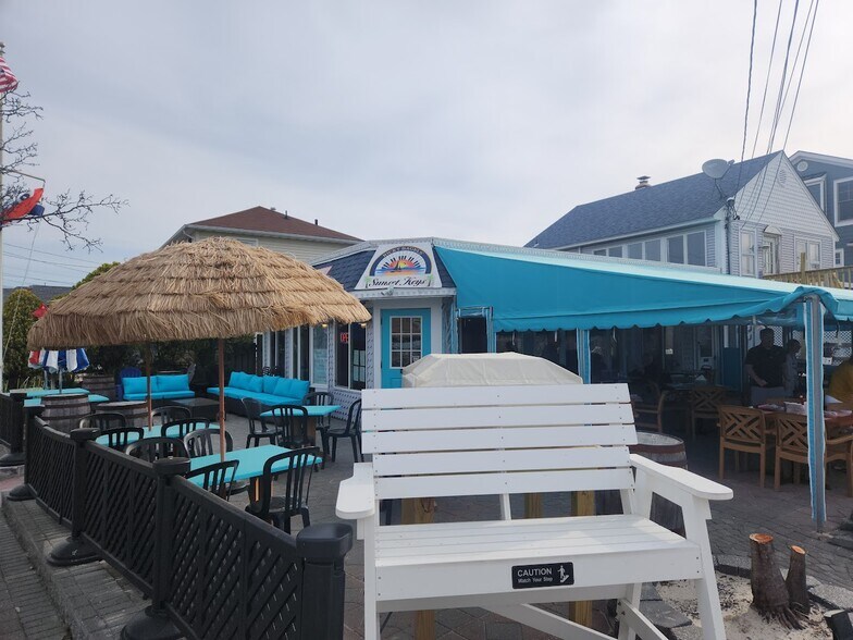 More Photos Of 607 Bay Blvd, Lavallette Restaurant For Sale