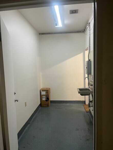 More Photos Of 5909 Camden St, Oakland Daycare Center For Sale