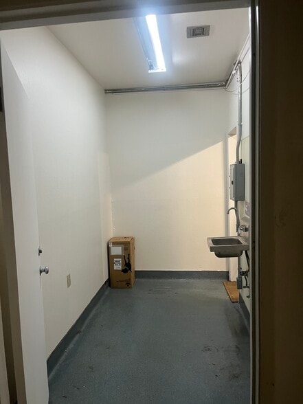 More Photos Of 5909 Camden St, Oakland Daycare Center For Sale
