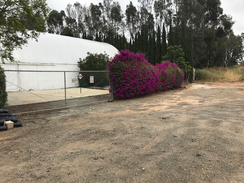 More Photos Of 501 Osborne St, Vista Winery Vineyard For Sale