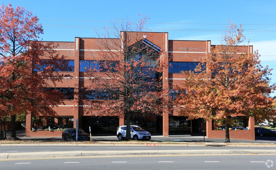 More Photos Of 6800 Backlick Rd, Springfield Office For Lease