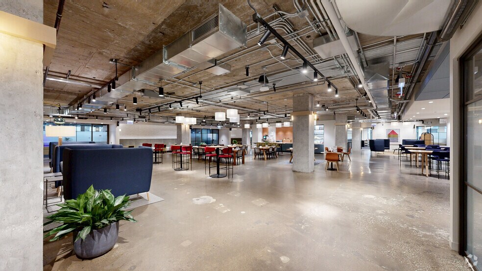 More Photos Of 311 W Monroe St, Chicago Coworking Space