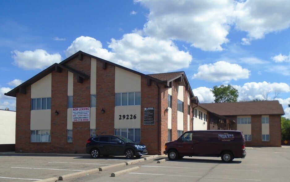 More Photos Of 29226 Orchard Lake Rd, Farmington Hills Office For Lease