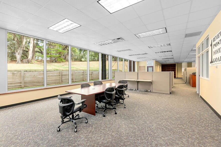 More Photos Of 3101 Sessions Rd, Tallahassee Office For Lease