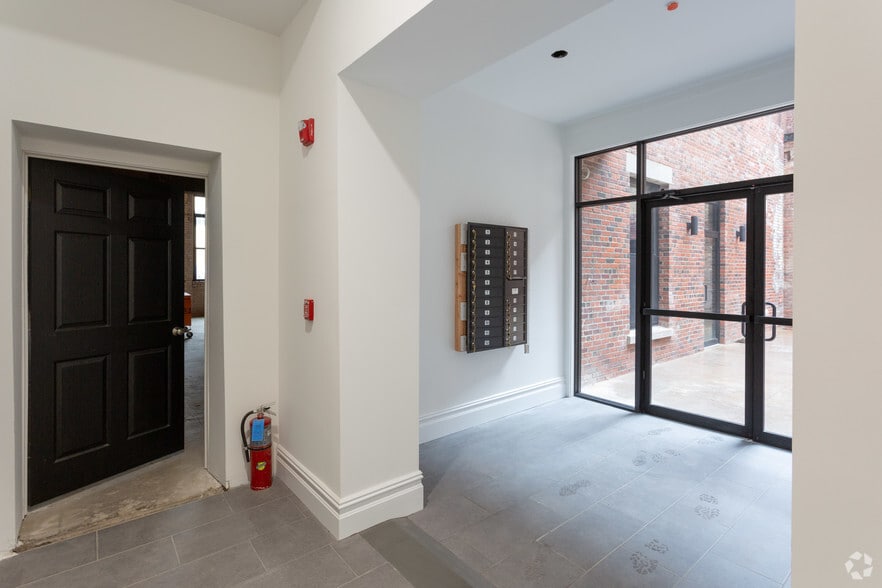 More Photos Of 111 Washington St, Paterson Medical For Lease