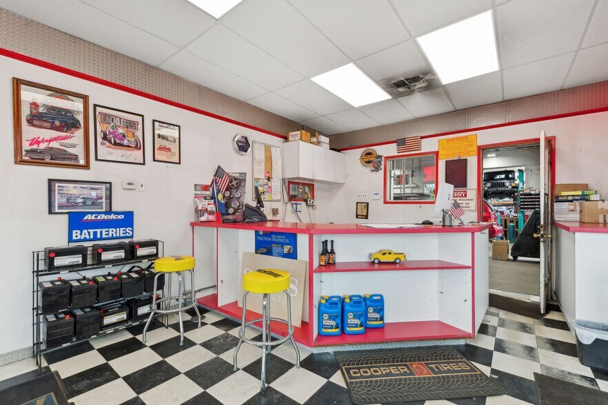 More Photos Of 196 3rd Avenue East N, Kalispell Service Station For Sale