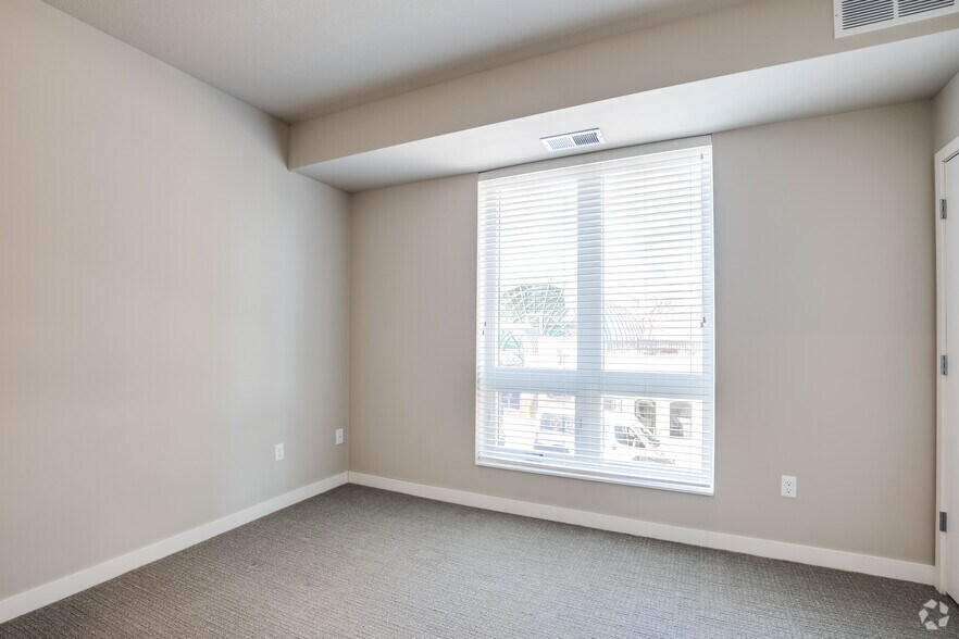 More Photos Of 10 2nd St SE, Minneapolis Apartments For Lease