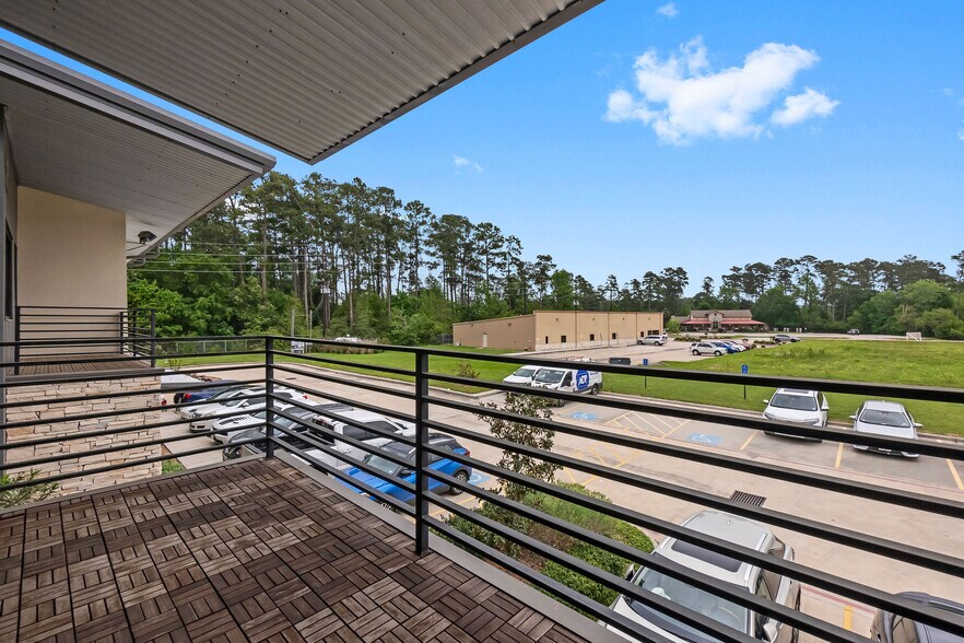 More Photos Of 1315 Rayford Park Rd, Spring Loft Creative Space For Lease