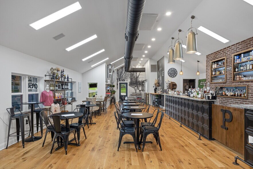 More Photos Of 6480 SE Highway 169, Saint Joseph Sports And Entertainment For Sale