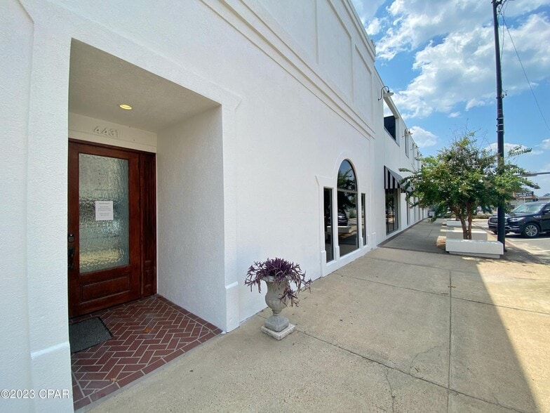 More Photos Of 4431 Lafayette St, Marianna Office For Lease