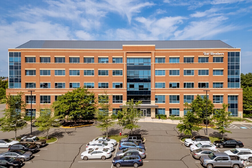 More Photos Of 19775 Belmont Executive Plz, Ashburn Office For Lease