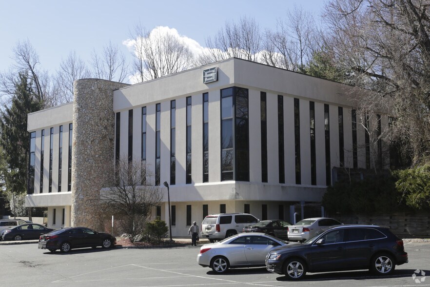 More Photos Of 443 Northfield Ave, West Orange Medical For Lease