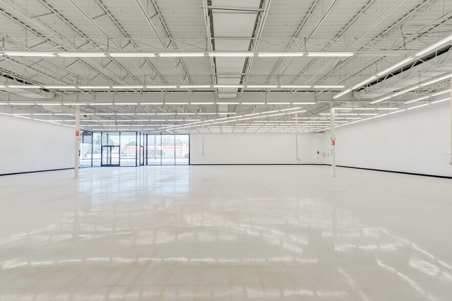 More Photos Of 5819 4th St, Lubbock Freestanding For Lease