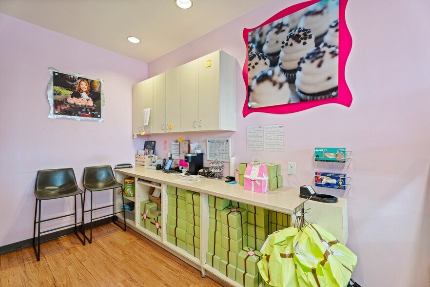 More Photos Of 203-205 S Stratford Rd, Winston-Salem Freestanding For Lease