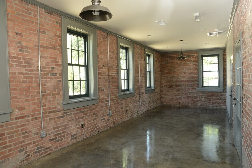 More Photos Of 1220 Gallatin Ave, Nashville Storefront Retail Office For Sale