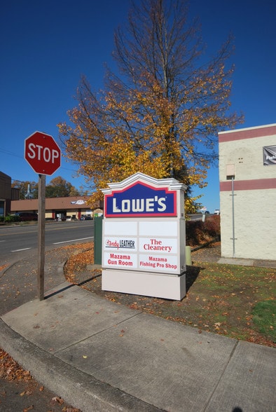 More Photos Of 1055 Bailey Hill Rd, Eugene Unknown For Lease