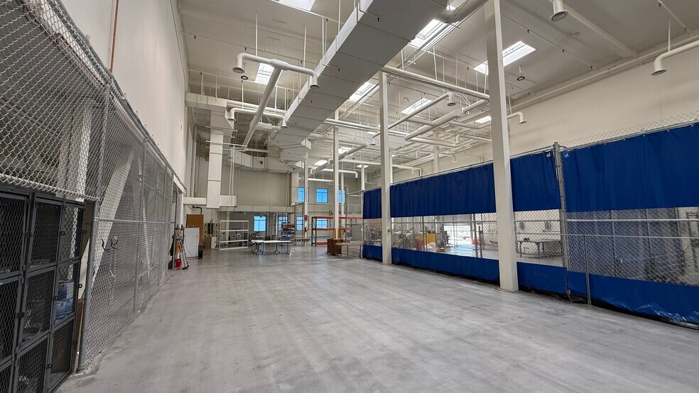 More Photos Of 1545 Pama Ln, Las Vegas Research And Development For Lease