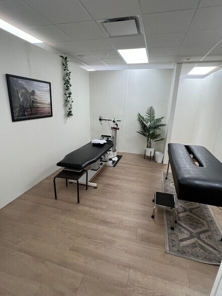 More Photos Of 14011 Beach Blvd, Jacksonville Medical For Sale