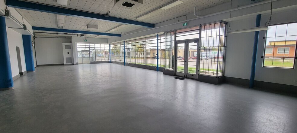 More Photos Of 510 First St, London Warehouse For Lease