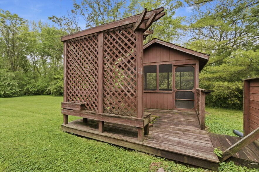More Photos Of 7731 Traders Ln, Indianapolis Office For Sale
