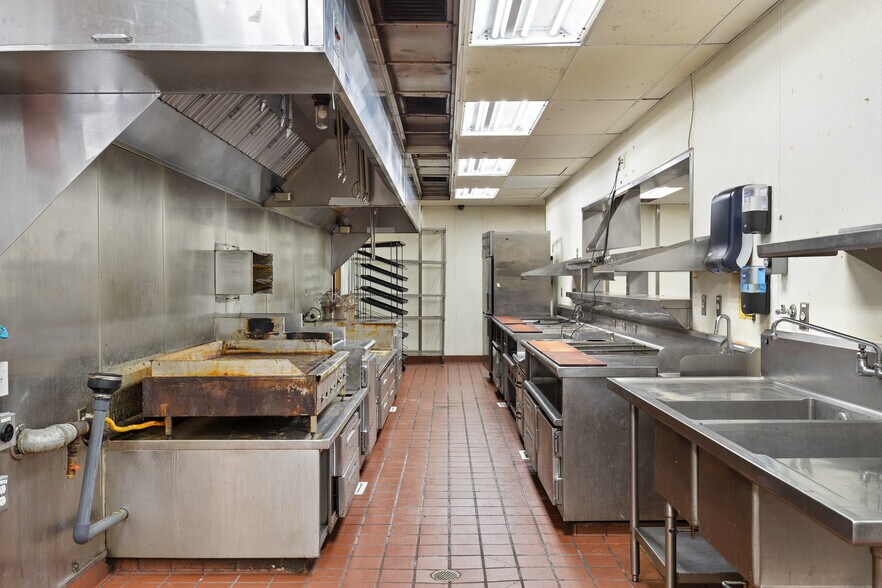 More Photos Of 2470 Oro Dam Blvd E, Oroville Freestanding For Lease