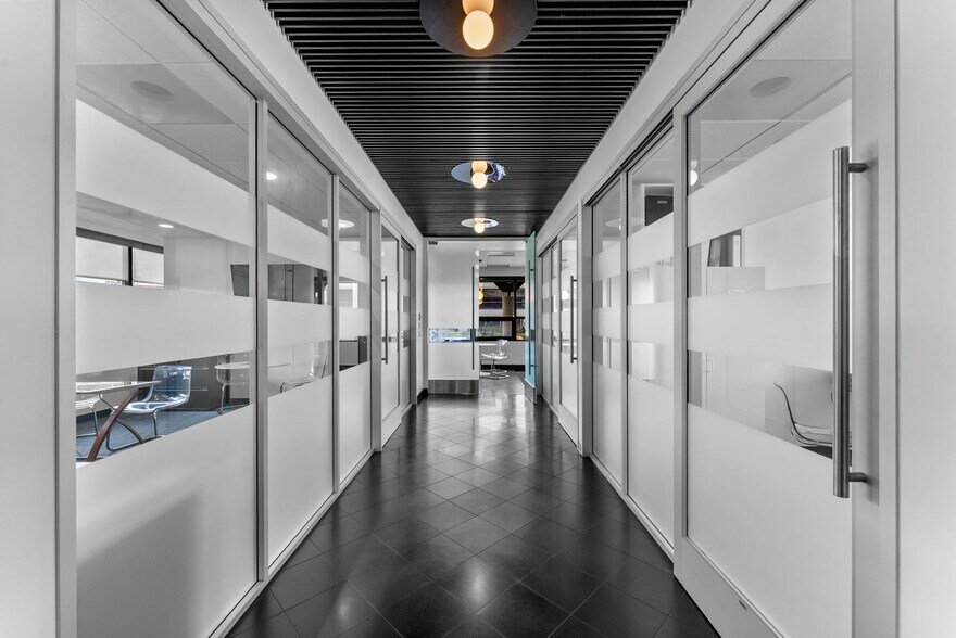 More Photos Of 5080 Shoreham Pl, San Diego Office For Sale