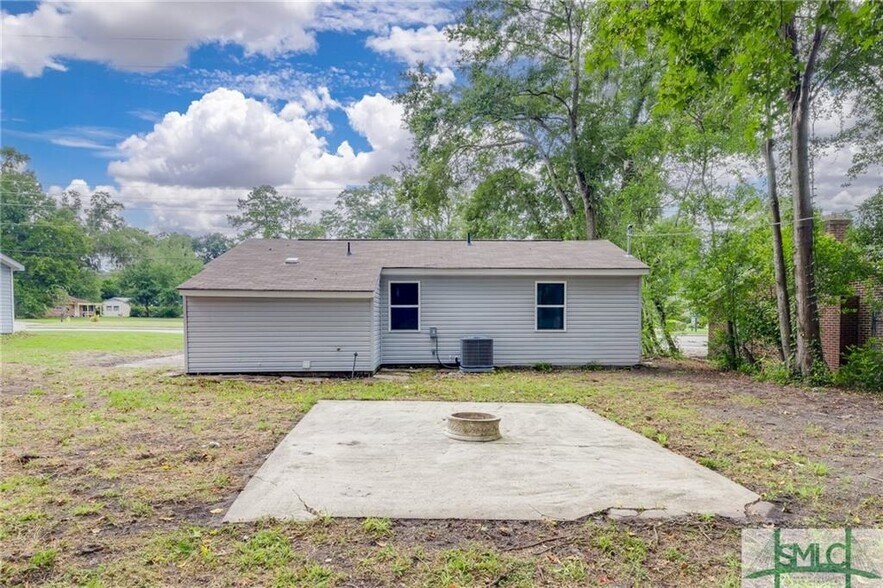 More Photos Of 504 E Montgomery Xrd, Savannah Office Residential For Sale