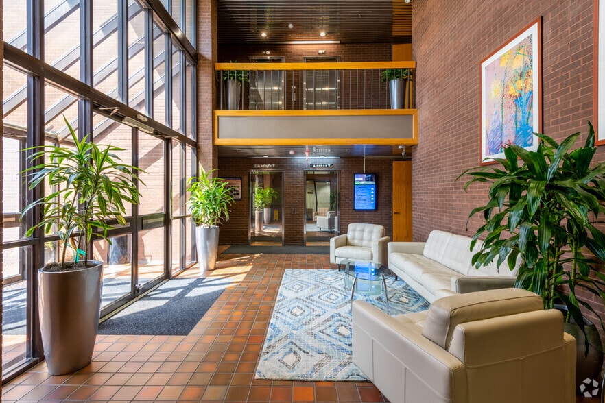 More Photos Of 100 Corporate Pl, Peabody Unknown For Lease