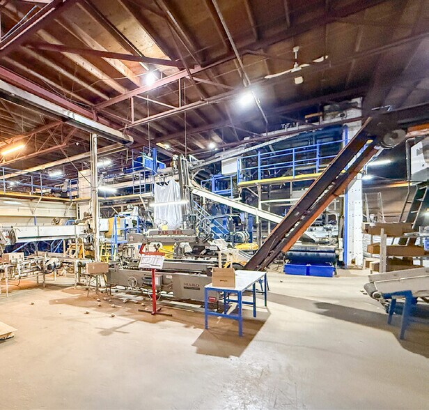 More Photos Of 111 1 Av S, Vauxhall Food Processing For Sale