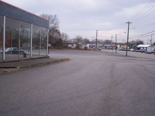More Photos Of 708 W Spring St, Cookeville Auto Dealership For Lease