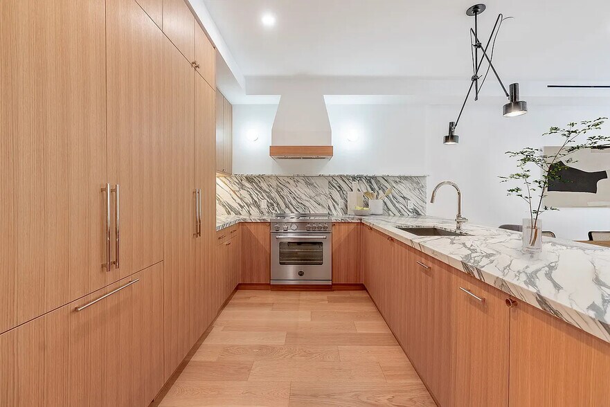 More Photos Of 416 W Broadway, New York Apartments For Sale