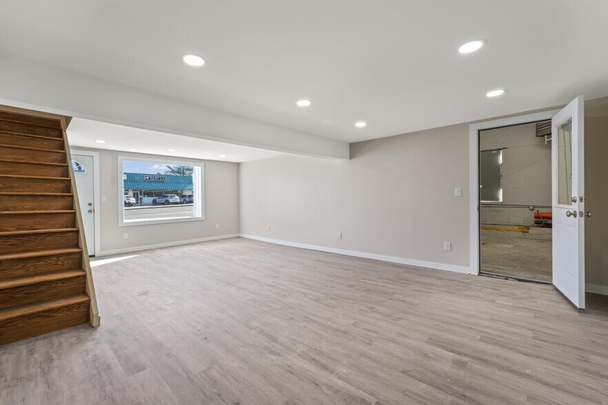 More Photos Of 178 Columbia Tpke, Rensselaer Auto Repair For Sale