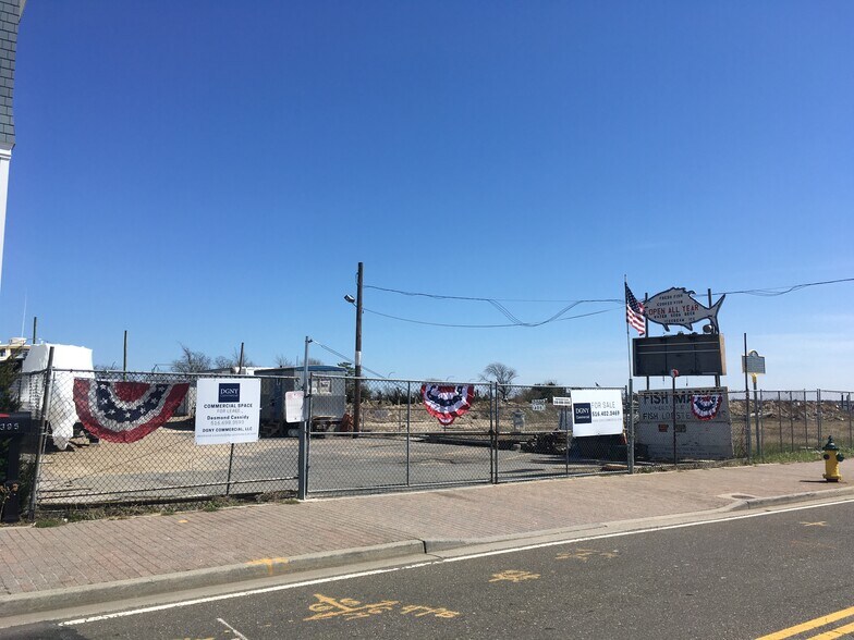 More Photos Of 405 Woodcleft Ave, Freeport Land For Sale