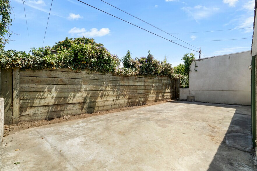 More Photos Of 4667 Rosecrans Ave, Hawthorne Light Manufacturing For Lease