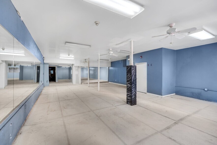 More Photos Of 603 Adams St, Hoboken Storefront Retail Residential For Lease